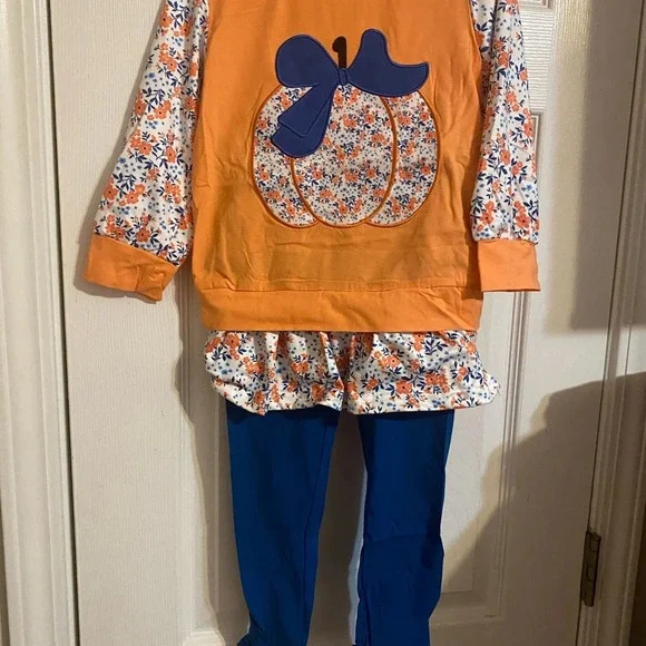 New Pumpkin Outfit - Picture 4 of 9